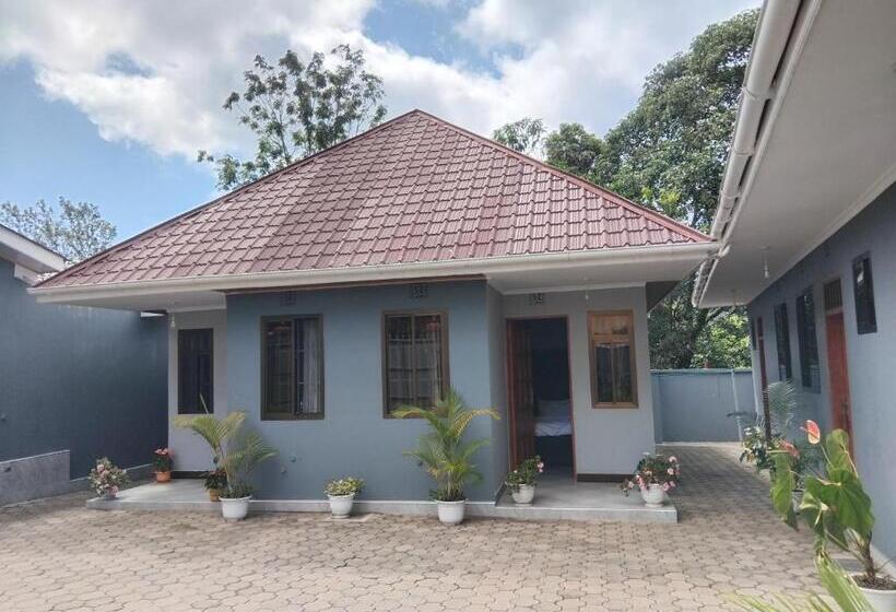 민박 Meuly Family Lodge