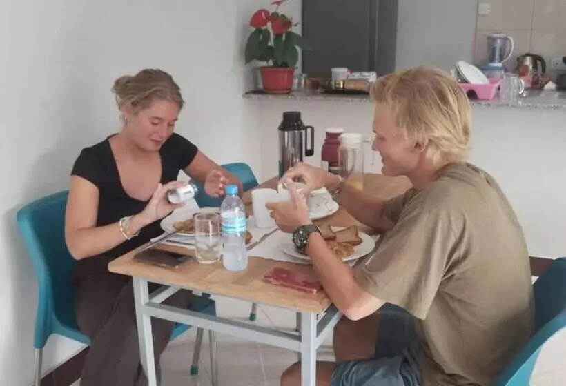 Aamiaismajoitus (B&B) Meuly Family Lodge