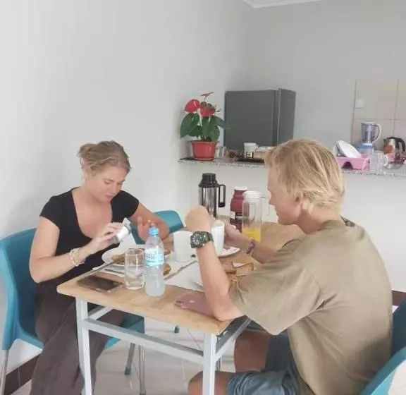 Aamiaismajoitus (B&B) Meuly Family Lodge