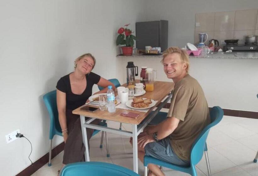 민박 Meuly Family Lodge