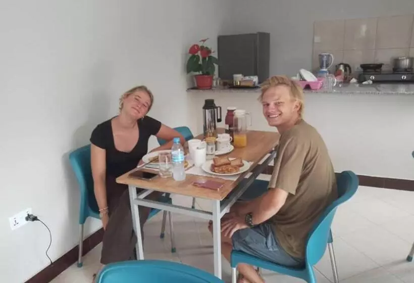 Aamiaismajoitus (B&B) Meuly Family Lodge