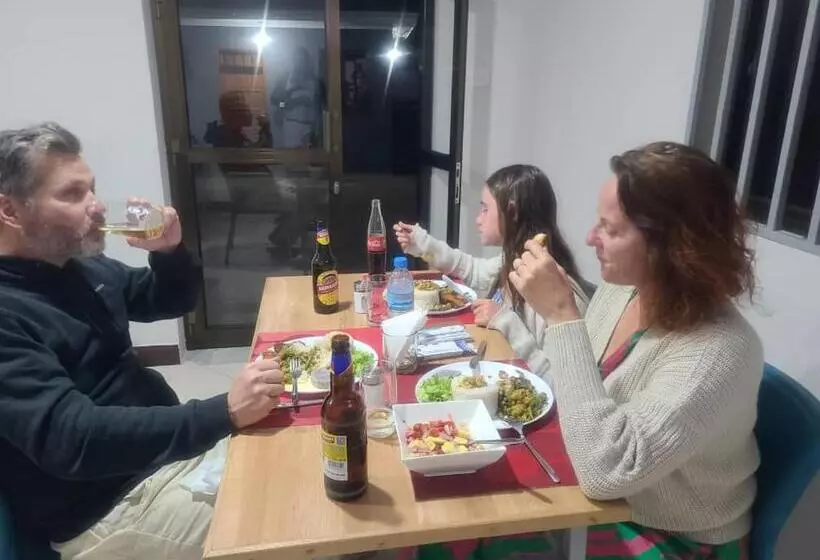 Aamiaismajoitus (B&B) Meuly Family Lodge