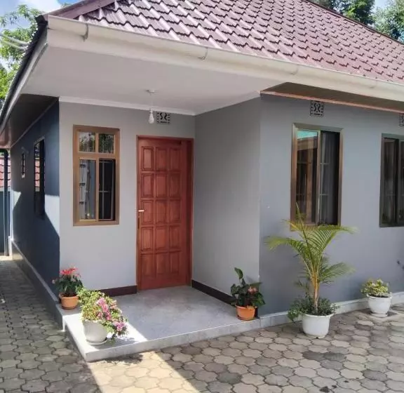 Aamiaismajoitus (B&B) Meuly Family Lodge