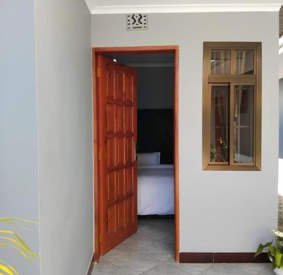 민박 Meuly Family Lodge