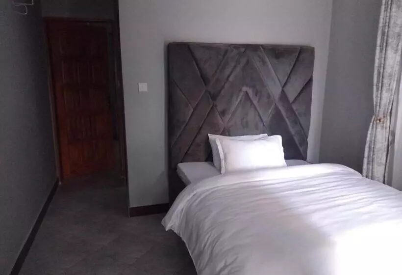 Aamiaismajoitus (B&B) Meuly Family Lodge