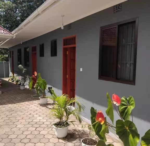 Aamiaismajoitus (B&B) Meuly Family Lodge