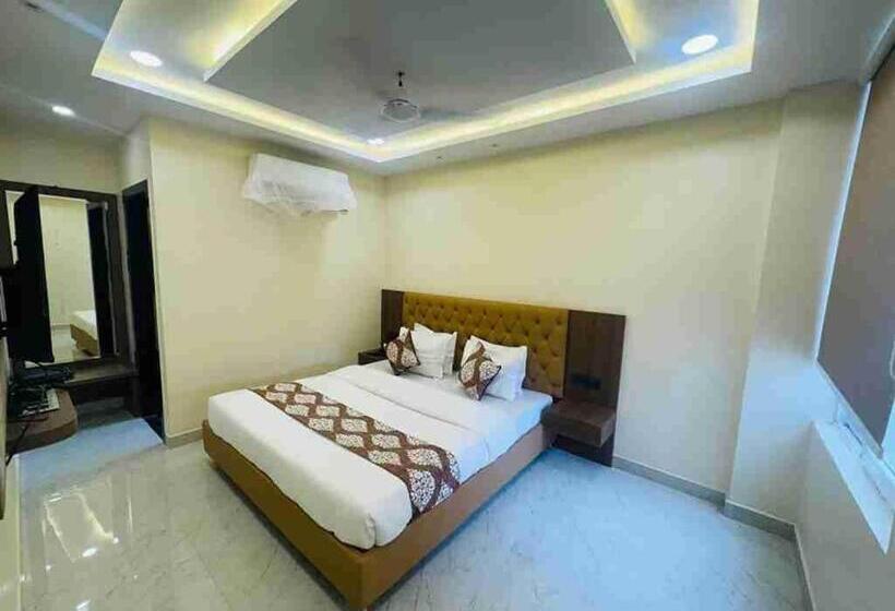 Hotel O Anjaney Palace