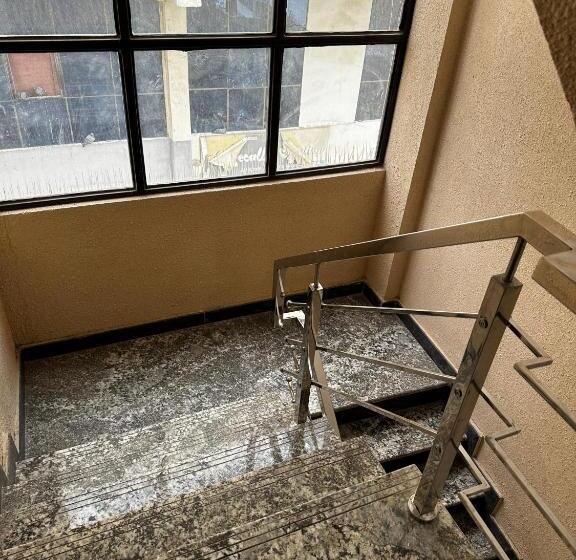 호텔 Golden Oasis Near Danik Bhaskar Office