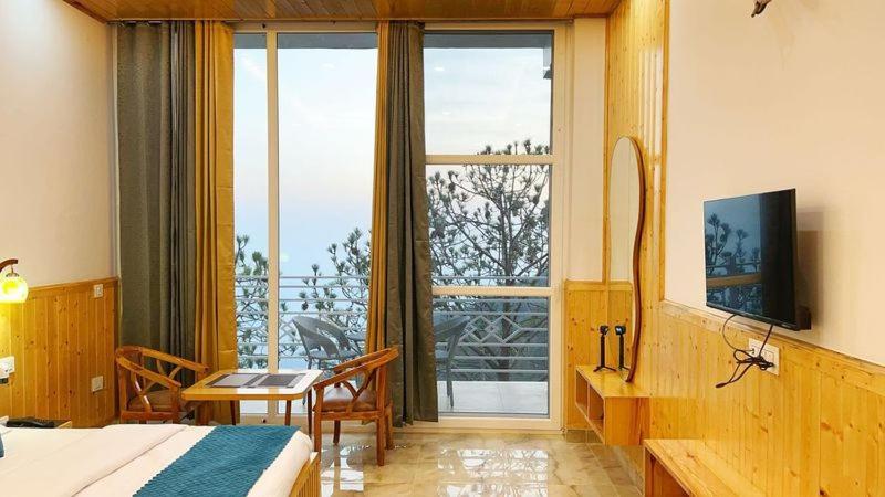 בית מלון כפרי The Pine Paradise