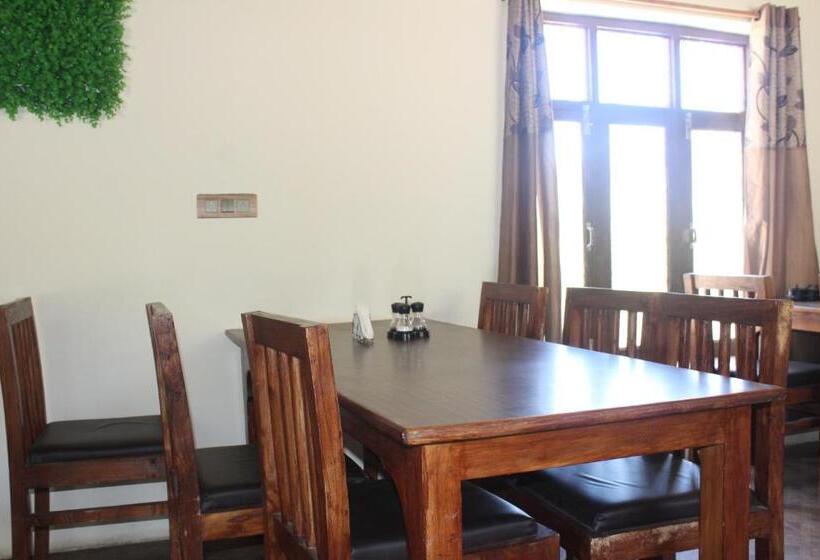 Hotel The Sylvan Hut