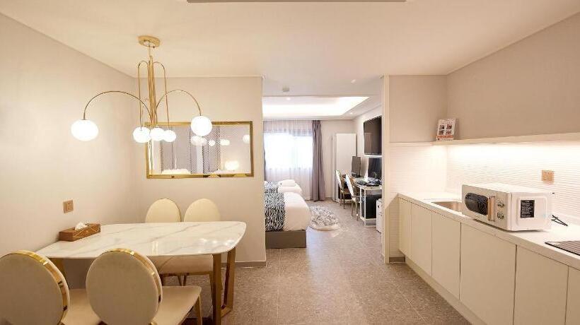 Мотель Denbasta Hotel Whamyung