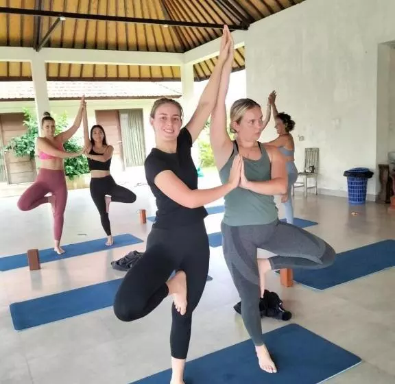 ペンション Dewi Nara Guest House By Balitrees