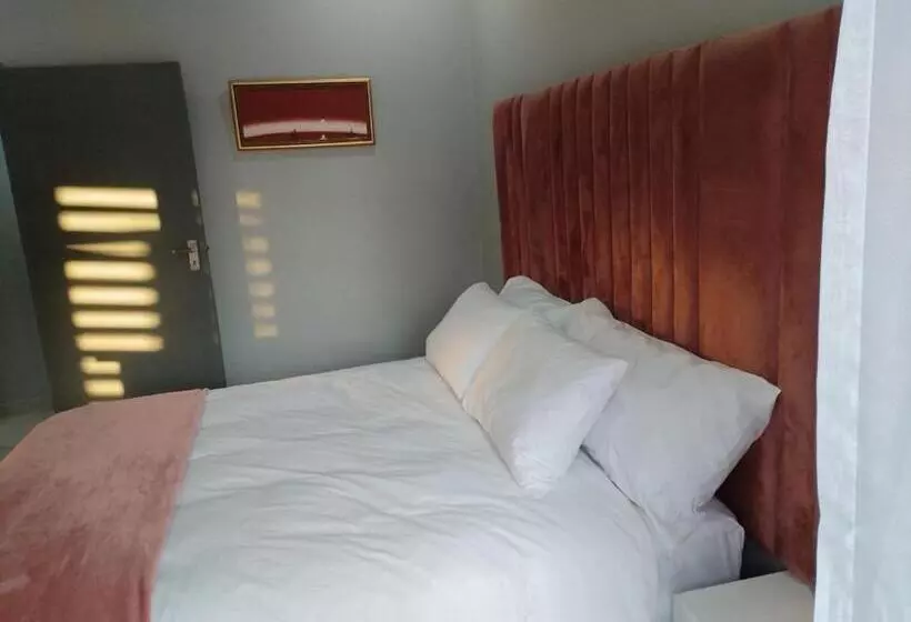 Majatalo Luyana Guesthouse