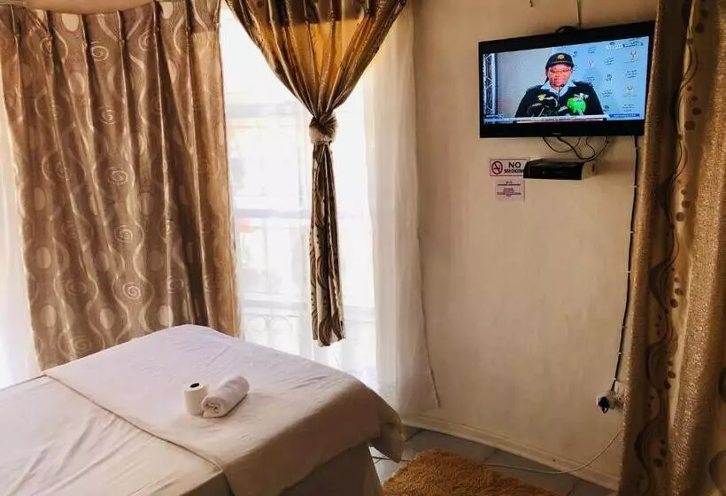 ペンション Mukwano Guesthouse