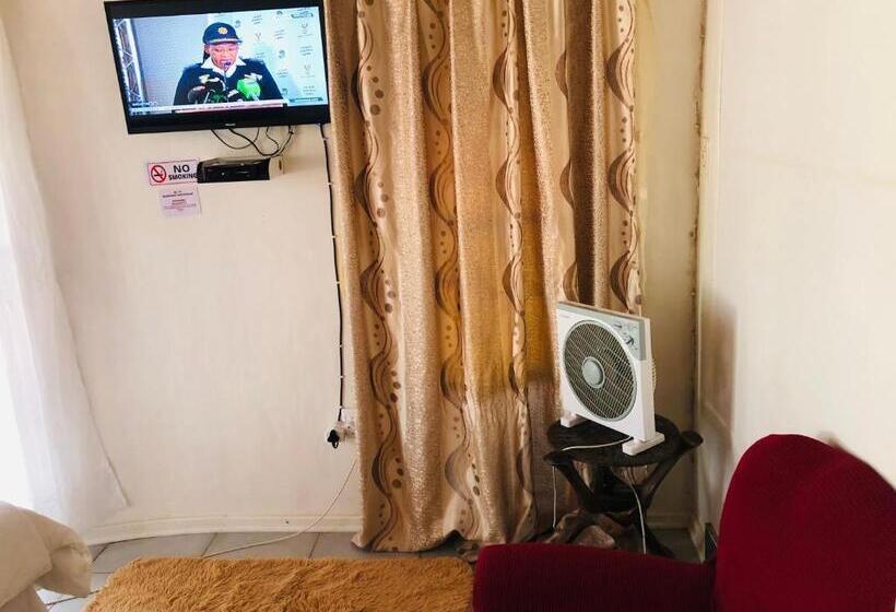 펜션 Mukwano Guesthouse