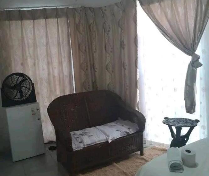 펜션 Mukwano Guesthouse