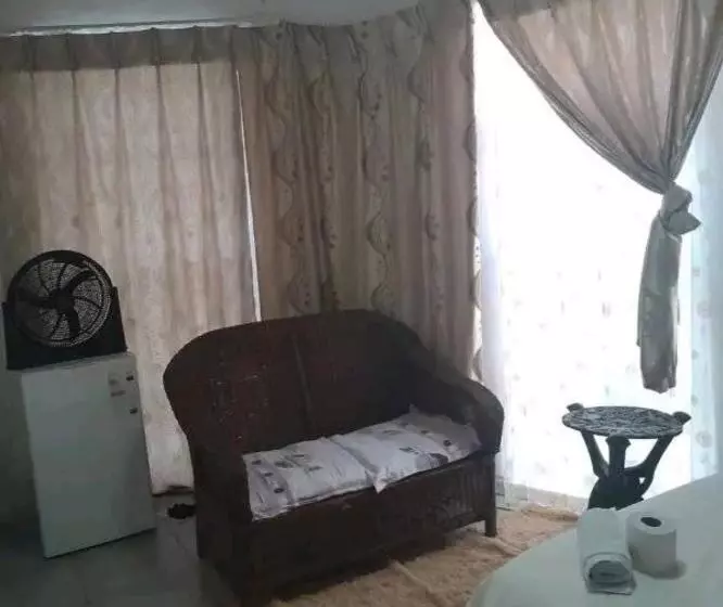 ペンション Mukwano Guesthouse