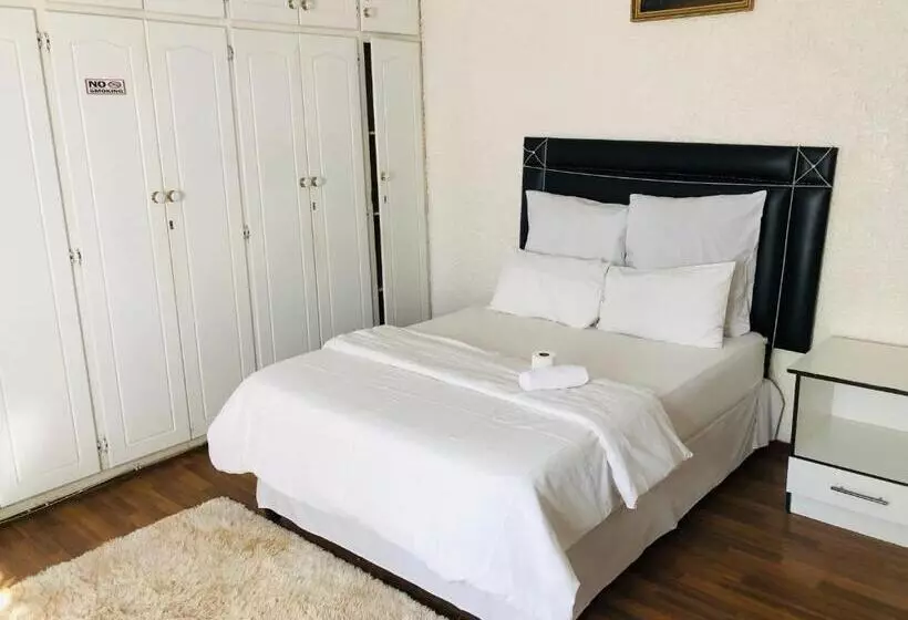 ペンション Mukwano Guesthouse