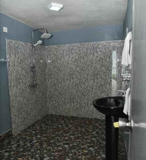 بنسيون Shiny Cot Garden View Family Room