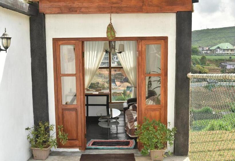 بنسيون Shiny Cot Garden View Family Room