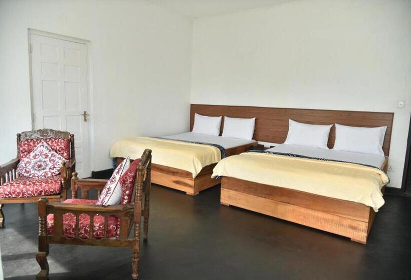 بنسيون Shiny Cot Garden View Family Room