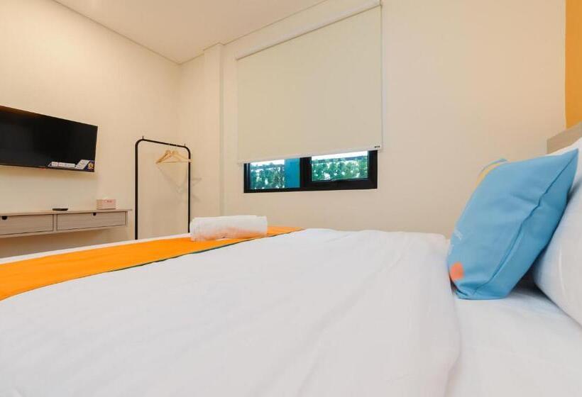 Sans Hotel Tajur Bogor