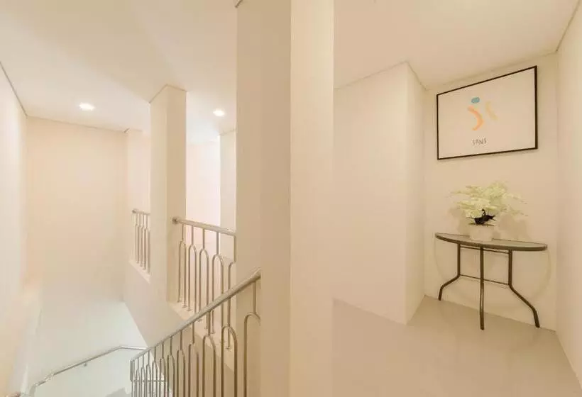 Sans Hotel Tajur Bogor