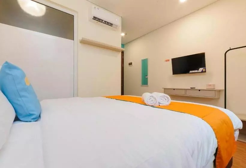 Sans Hotel Tajur Bogor