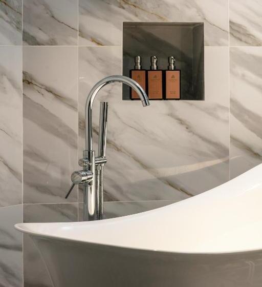 Acoustic Premium Hotel & Spa