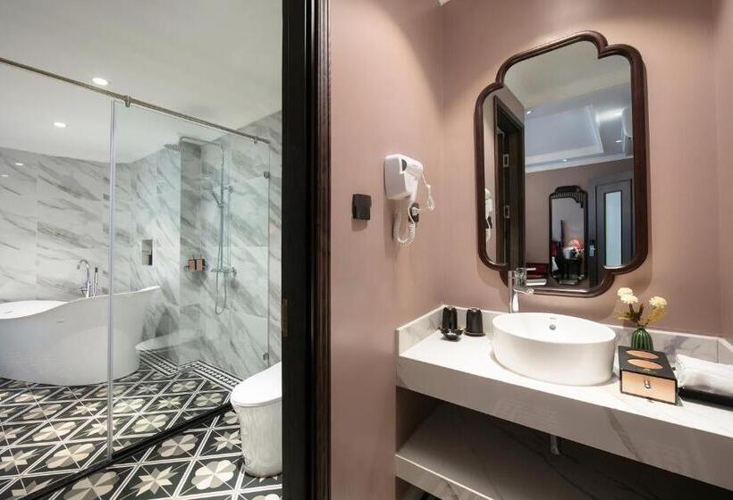 Acoustic Premium Hotel & Spa