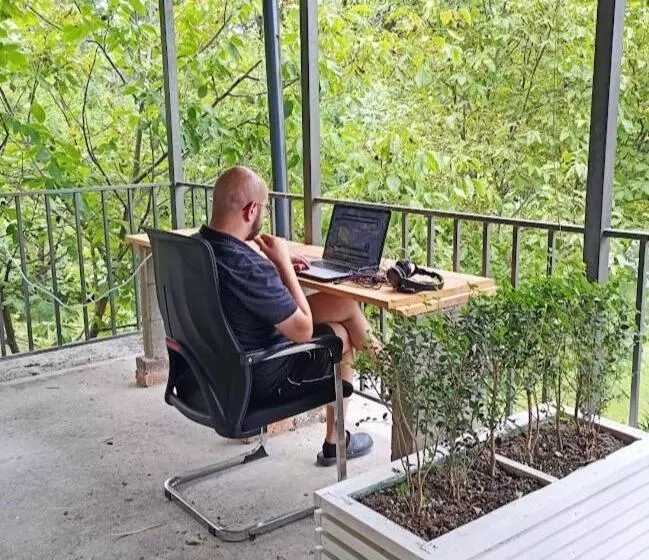 هاستل Coworking & Coliving Gumbrini