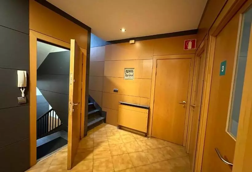ユースホステル Mikasita Pamplona Student Residence