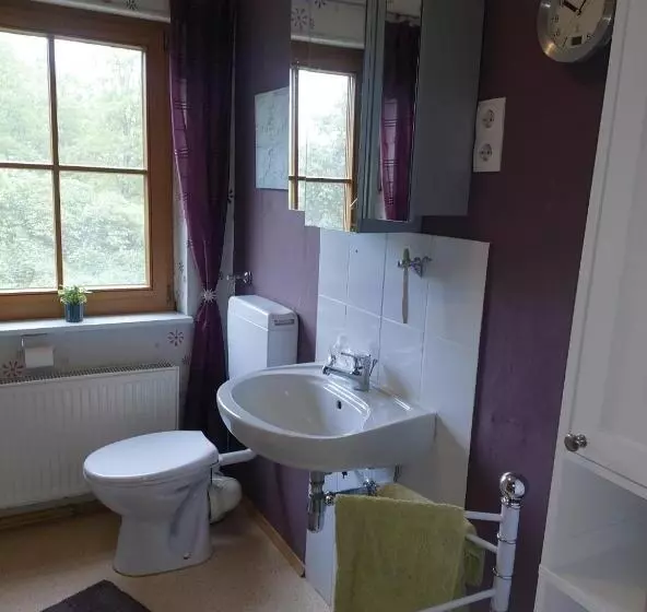 Aamiaismajoitus (B&B) Sometimes Zimmer Gehaichnishof 7born