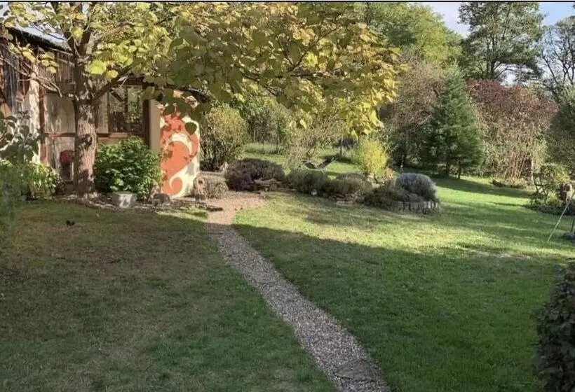 Aamiaismajoitus (B&B) Sometimes Zimmer Gehaichnishof 7born