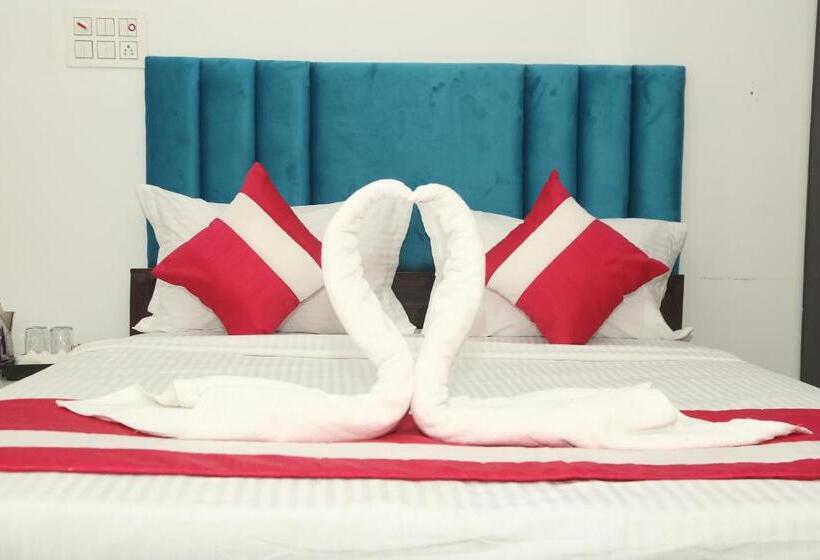 Fabhotel Casa Grand Inn