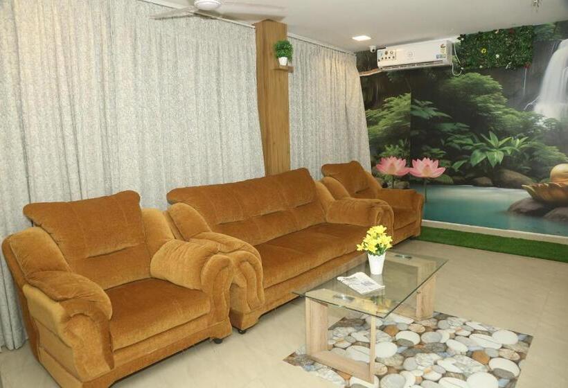 Fabhotel Casa Grand Inn