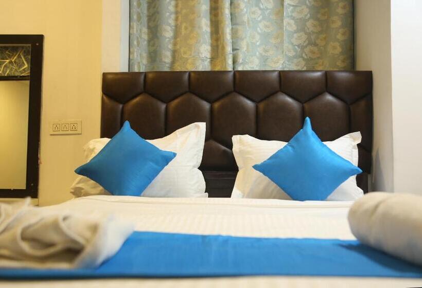 Fabhotel Casa Grand Inn