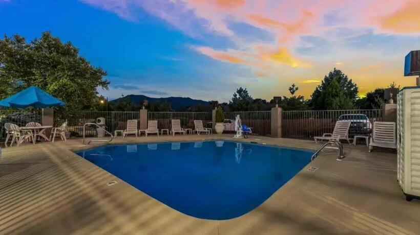 Otel Quality Inn Downtown