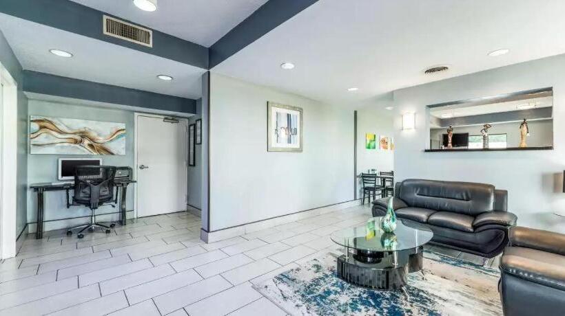 Otel Quality Inn Downtown