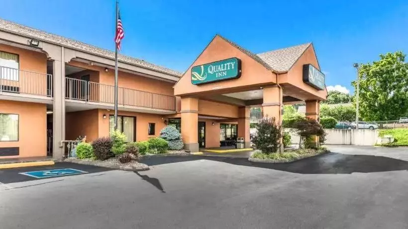 ホテル Quality Inn Downtown
