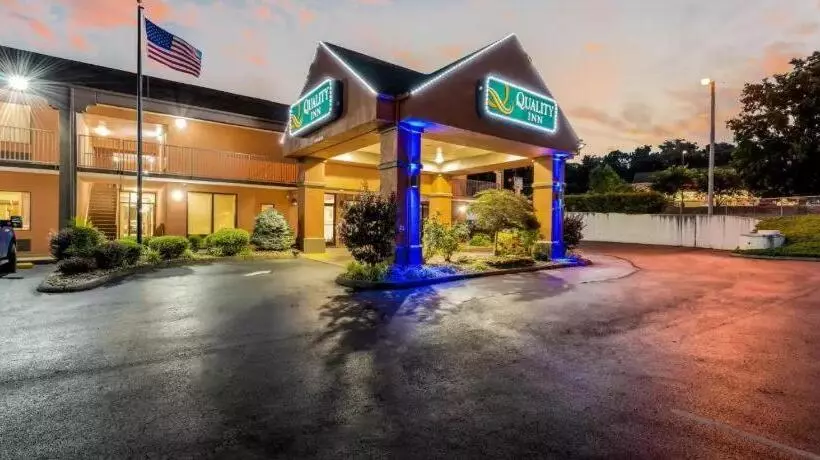 ホテル Quality Inn Downtown