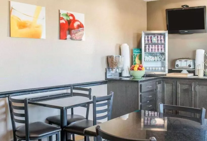 ホテル Quality Inn Downtown