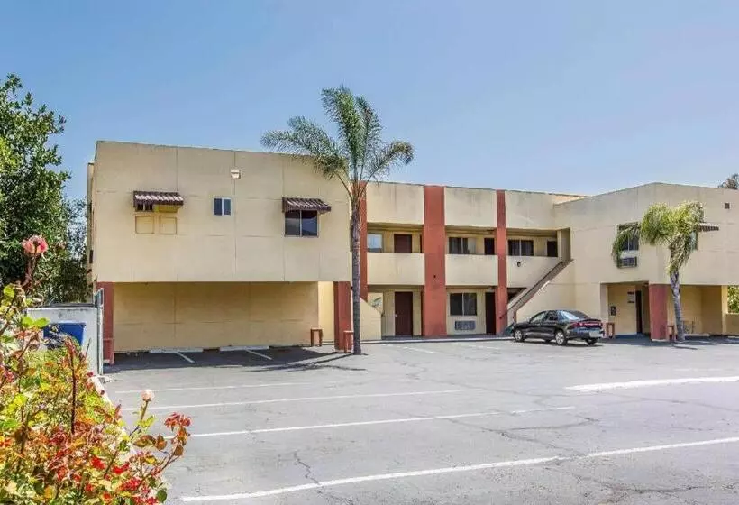 هتل Rodeway Inn