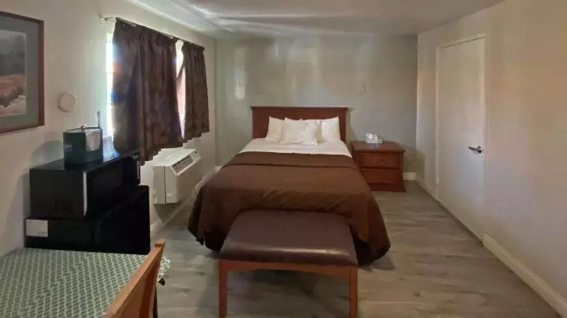 هتل Rodeway Inn