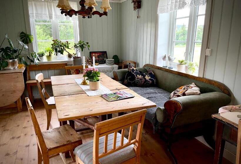 Hotel Smedja Overnatting Og Ysteri