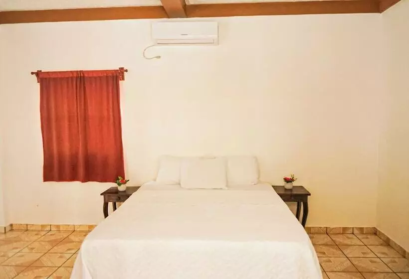 Hotelli Y Restaurante Punta Diamantes