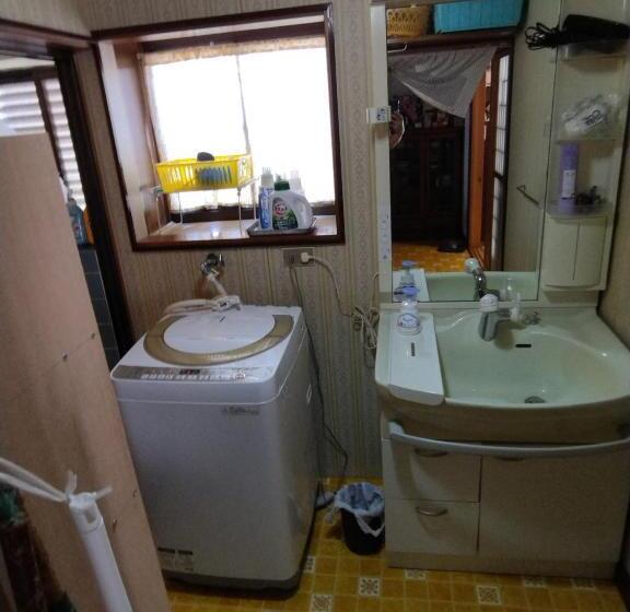 Pensionat Private Twin Room In Ishinomaki, Non Smoke, Free Parking, Cat Island, Wifi1