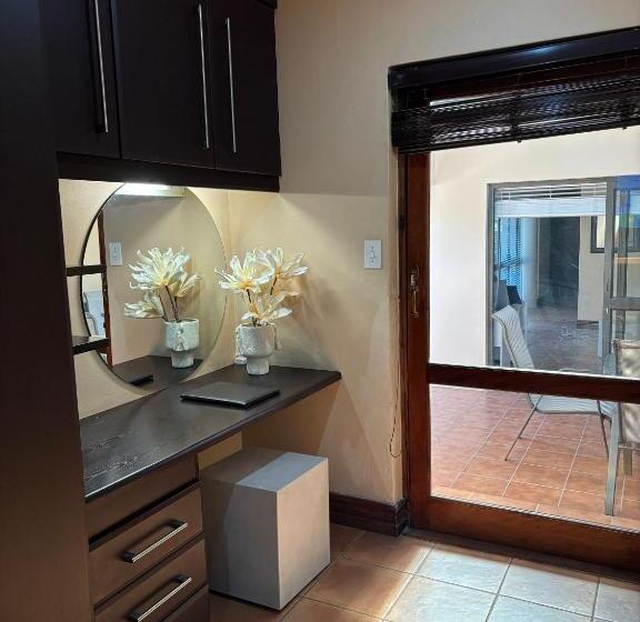 Pension Accommodation Bedfordview   Hethersett Guesthouse