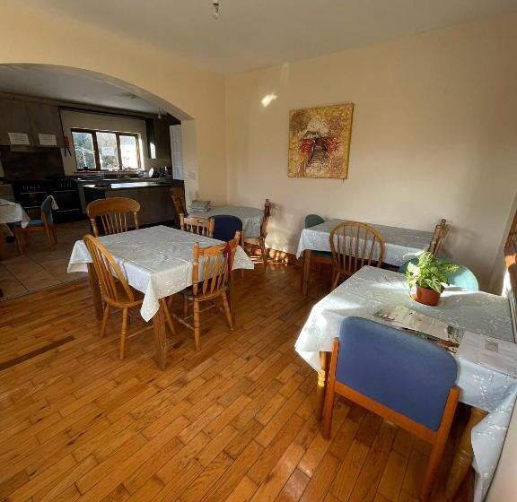 Пансион Andante Guesthouse Kencare Limited