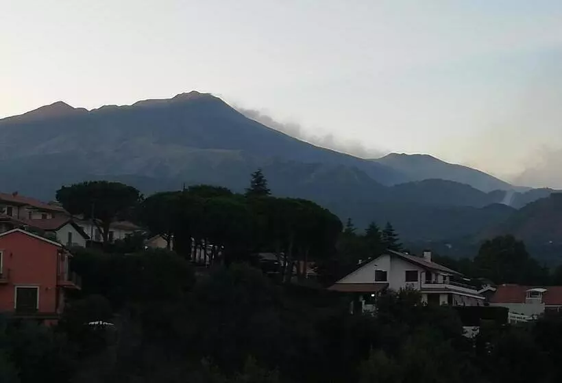 پانسیون Scacciapensieri S Home